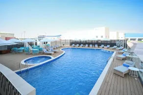 The Torch Doha - Piscine