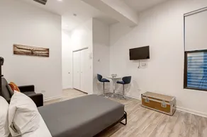 Cabin 105 by 747 Lofts - Room