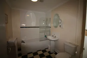 The Clothiers Arms - Bathroom