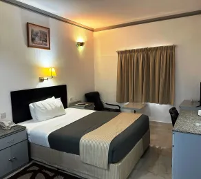  Grand Astoria Hotel - Chambre