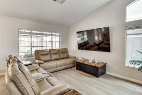 Poolside Chills, Hiking Thrills! Las Vegas Retreat - Intérieur