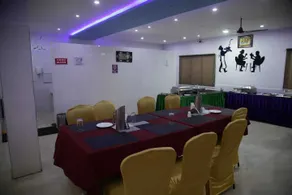Thavika O Nila Resort Yelagiri - Restaurant