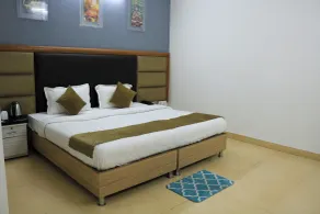 Vinayak Stay Sector 43 - Room