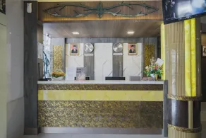 RedDoorz Plus near Gold Coast Ferry Terminal Batam - Reception