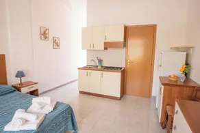 Einzmmerwohnung nur 200 Meter vom Meer entfernt - Zimmer
