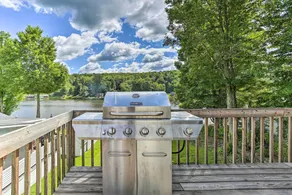 Acre Lake Chalet w/ Dock: Angler's Paradise! - Innenbereich