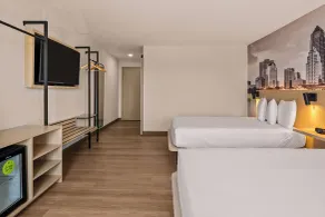 B&B HOTEL Jacksonville Airport - Newly Renovated! - Room