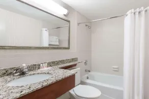 Days Inn by Wyndham Williamsburg Historic Area - Salle de bain