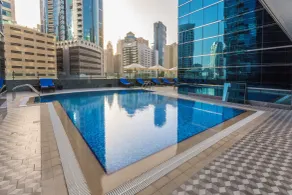 Golden Tulip Media Hotel - Pool