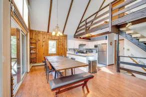 Haverhill Mtn Retreat w/ Deck: Hike, Ski & Relax - Innvendig