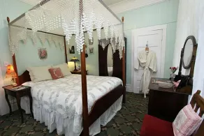 Santa Nella House - Room