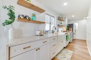 Bright Houghton Lake Home w/ Boat Dock + Fire Pit - Interiør