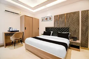 Super OYO Townhouse Oak Ratanpur Panki - Rom
