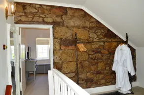 Lythgo's Row Colonial Cottages - Room
