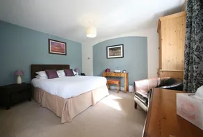 The Dewdrop Inn - Room