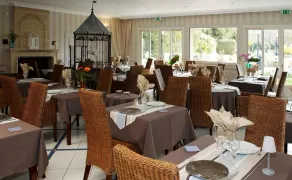 Logis Hôtel Auberge Du Centre Châteaux de la Loire - Restaurant