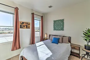 Eloy Desert Oasis w/ Courtyard & Pool Access! - Interiør