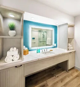 Compass by Margaritaville Hotel Pigeon Forge - Badezimmer