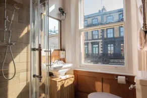 The Old Farmhouse Pub and Rooms - Bathroom