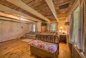 Remote 1901 Studio Cabin w/ Loft - Pets Allowed! - Interiør