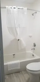 Key West Inn - Boaz - Bathroom