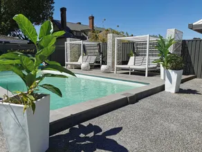 Town House Motor Inn - Pool