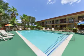 Americas Best Value Inn and Suites Victoria - Piscine