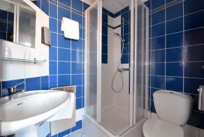 Hotel Restaurant Dontenville - Bathroom