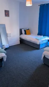 Spacious 3BR Sleeps 8 1G Wifi Free Parking - Værelse