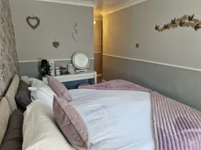 Ambassador Guest House - Habitación
