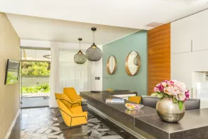 Oasis Life - Reception