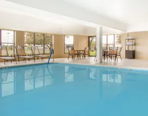 Muncie Place Hotel & Suites - Piscine