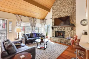 Lake & Mountain-View Home: Walk to Downtown! - Innenbereich