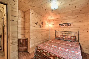 Otego Home w/ Hot Tub: Near All Star Village! - Interiör