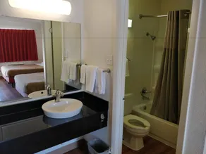 Motel 6-North Richland Hills, TX - Salle de bain