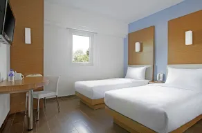 Amaris Hotel Cirebon - Room