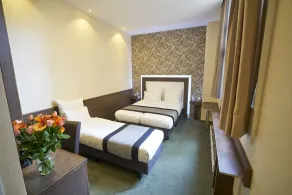Hotel The Bird - Habitación