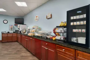 Super 8 by Wyndham West Greenwich/Providence - Restaurant