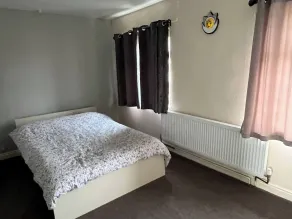 Cozy 2 Bedroom Home in Hucknall, Perfect for a Relaxing Getaway - Room