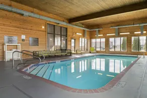 Comfort Inn & Suites Toledo North - Piscine