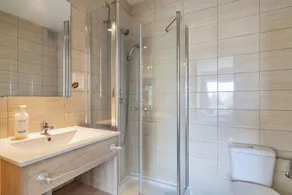 Value Stay Residence Mechelen - Bathroom