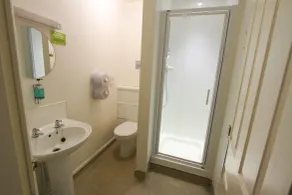 YHA Snowdon Llanberis - Bathroom