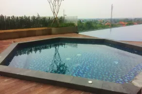 Elegant Studio Apartment at Springwood Residence - Pool