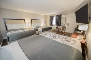 RIVER OAK INN - Room