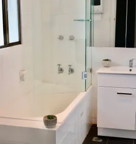 The Commercial Hotel Wallerawang - Bathroom