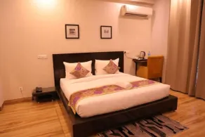 Hotel Pearl Pavallion - Medicity Gurugram, Near Medanta Hospital - Værelse