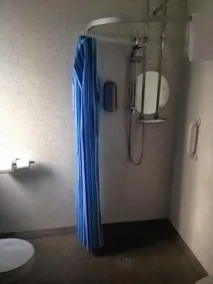 5 Corners Guest Inn - Bathroom
