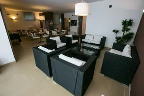 Villa Del Mar - Lobby sitting area