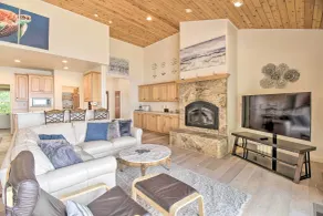 Oceanfront Point Arena House w/ Lovely Deck! - Interior