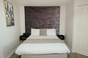 247 Serviced Rooms Self catering - Rom